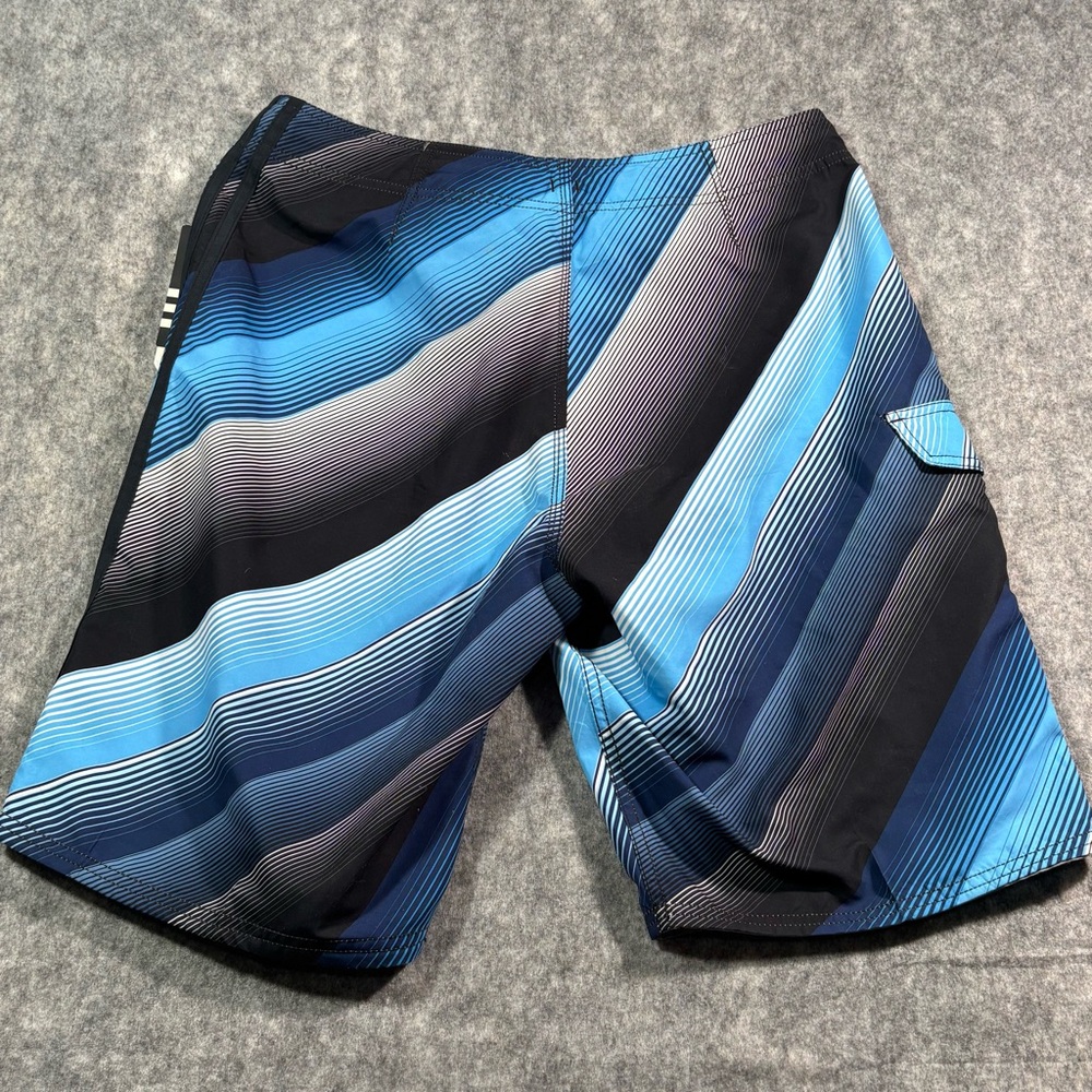 Adidas Mens Multicolor Brogan Boardshorts NWT Size 34 - Picture 2 of 11